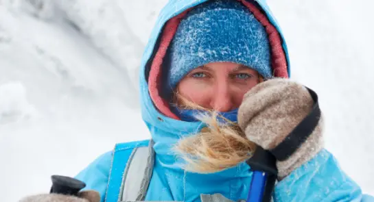 Pierwsza-pomoc-w-przypadku-odmrozen