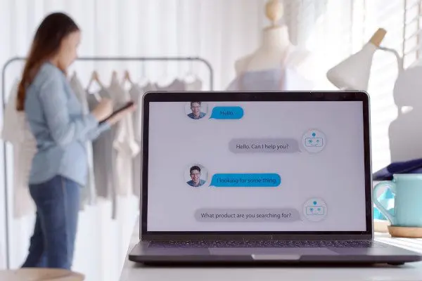 Uwazaj-na-slow-rozmawiajac-z-AI