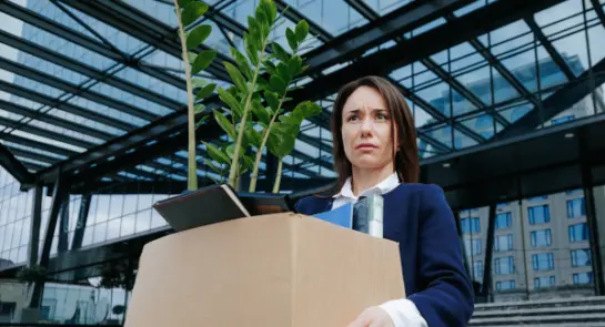 Czy-pracodawca-moze-rozwiazac-umowe-z-pracownikiem-z-przyczyn-niedotyczacych-pracownika