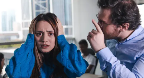 Jak-sobie-radzic-z-agresja-w-pracy