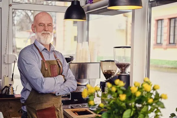 Co_motywuje_osoby_w_wieku_60_plus_do_przedluzenia_aktywnosci_zawodowej