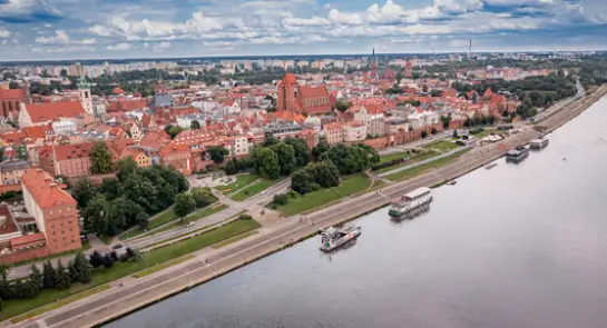 summer-view-of-torun-old-town-an