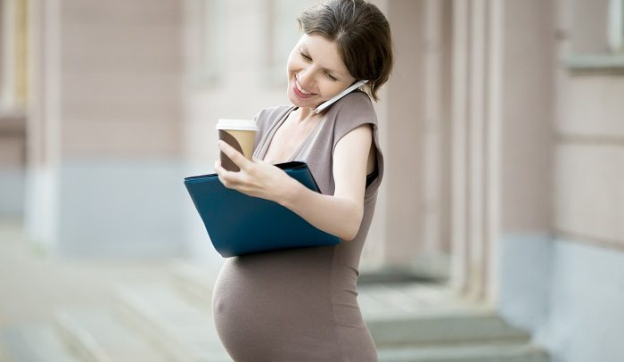 Kobiety w ciąży nie powinny przewozić ciężarów na taczkach